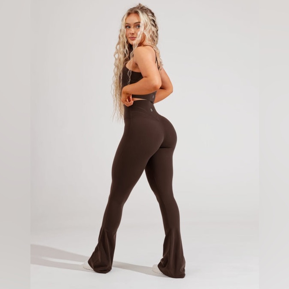 ISO!!! Buffbunny foxy flare leggings in brown size small